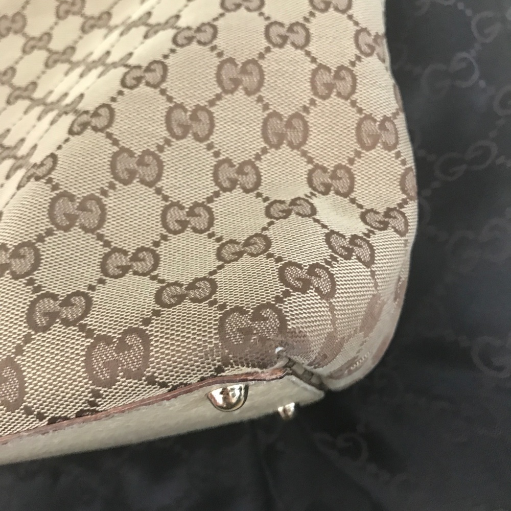 Gucci Shoulder Bag in Canvas - Picture 4 of 8
